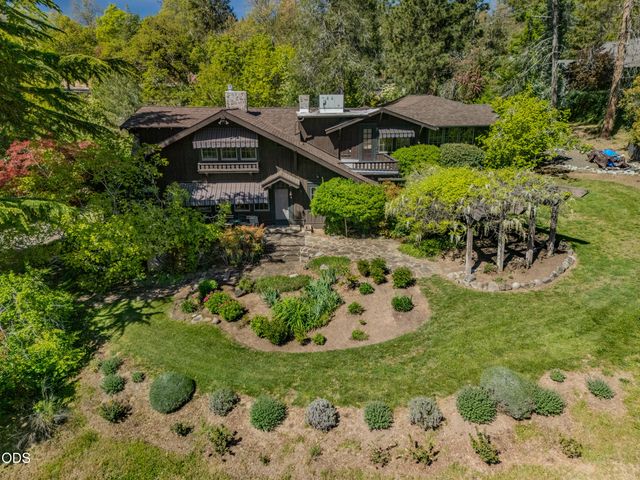 2569 Old Stage Road, Medford, OR 97502