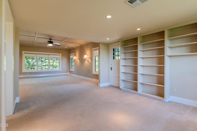 2569 Old Stage Road, Medford, OR 97502