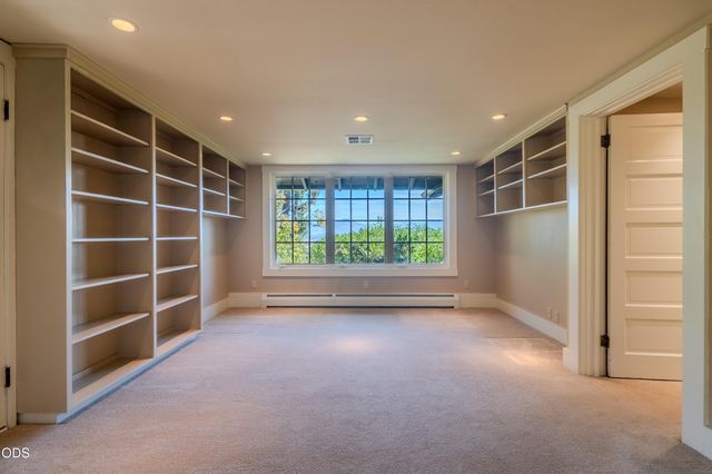 2569 Old Stage Road, Medford, OR 97502