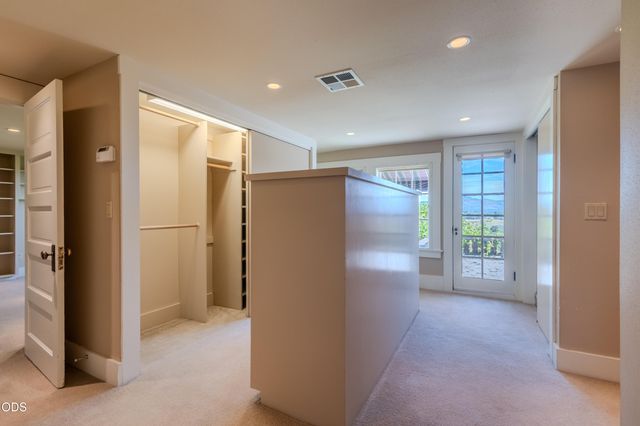 2569 Old Stage Road, Medford, OR 97502