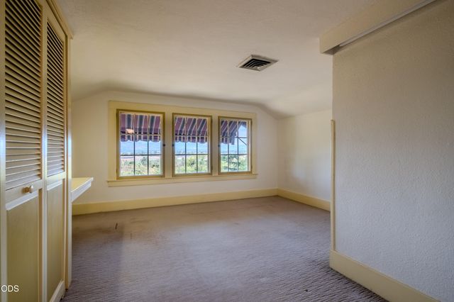 2569 Old Stage Road, Medford, OR 97502