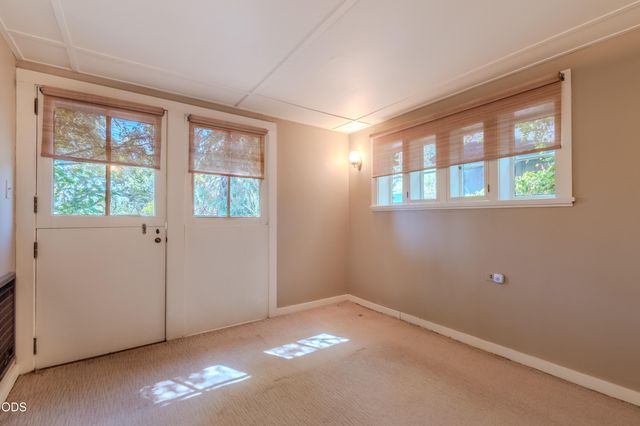 2569 Old Stage Road, Medford, OR 97502