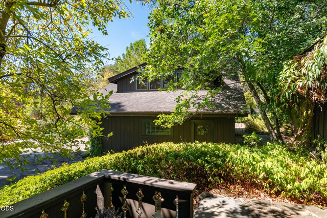 2569 Old Stage Road, Medford, OR 97502