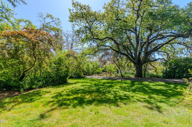2569 Old Stage Road, Medford, OR 97502