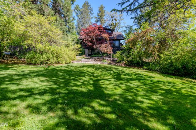 2569 Old Stage Road, Medford, OR 97502