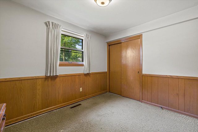 2860 N Park DRIVE, Wauwatosa, WI 53222