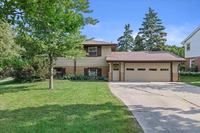 2860 N Park DRIVE, Wauwatosa, WI 53222