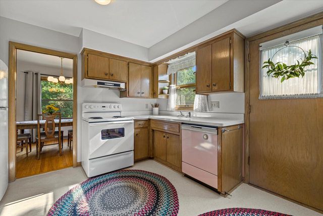 2860 N Park DRIVE, Wauwatosa, WI 53222