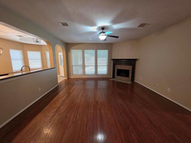 120 Emerald Cloud Lane, League City, TX 77573