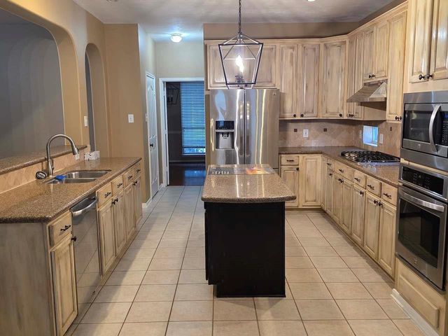 120 Emerald Cloud Lane, League City, TX 77573