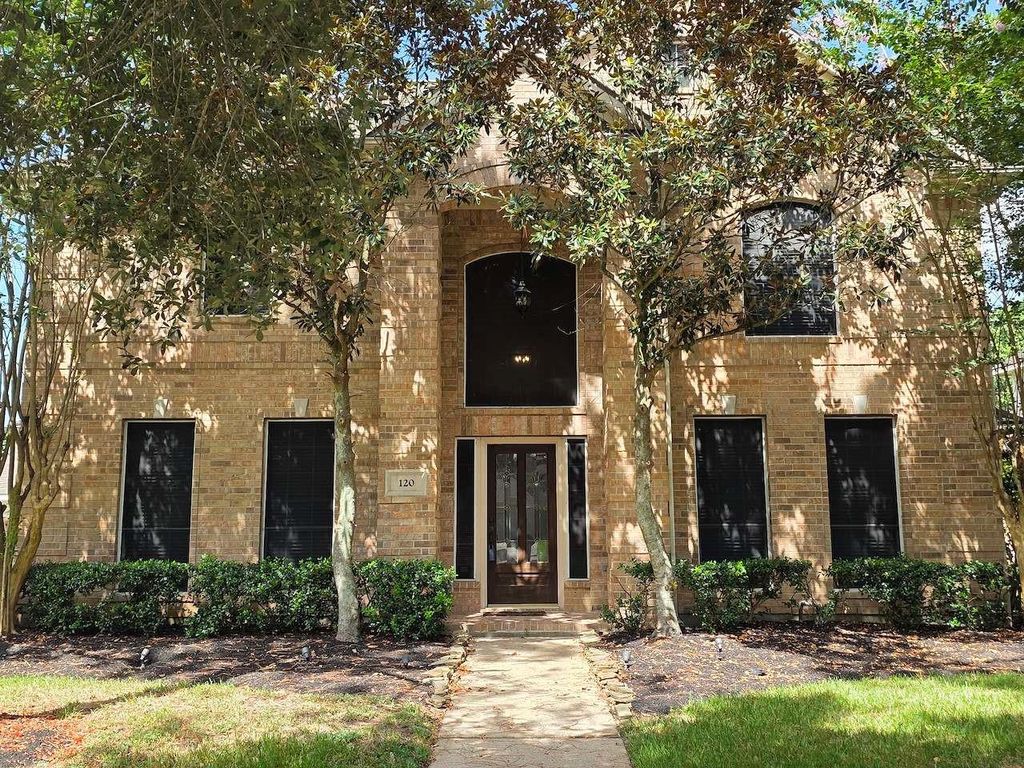 120 Emerald Cloud Lane, League City, TX 77573