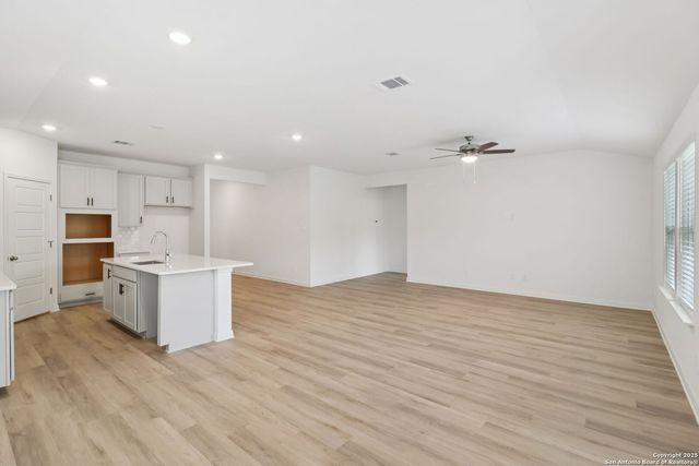 11447 Feather Vale, San Antonio, TX 78254