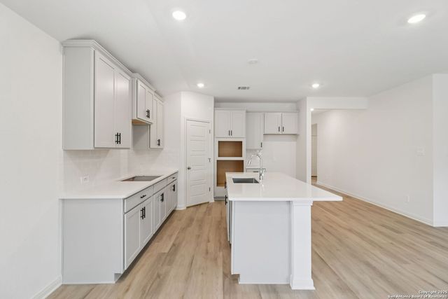 11447 Feather Vale, San Antonio, TX 78254