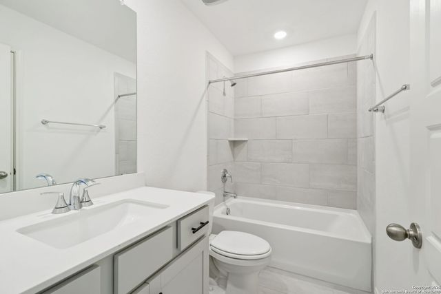 11447 Feather Vale, San Antonio, TX 78254