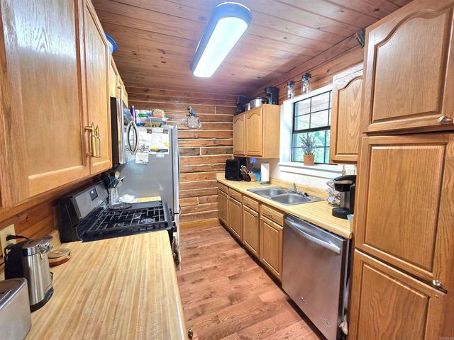 304 Black Bear Bluff, Mountain View, AR 72560