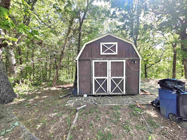 304 Black Bear Bluff, Mountain View, AR 72560