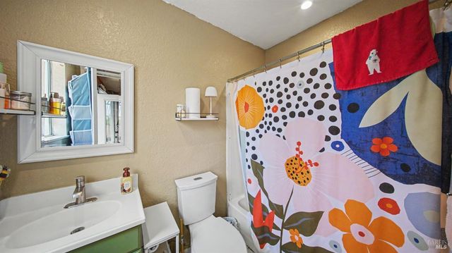 156 Peach St, Vallejo, CA 94589