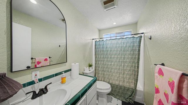 156 Peach St, Vallejo, CA 94589
