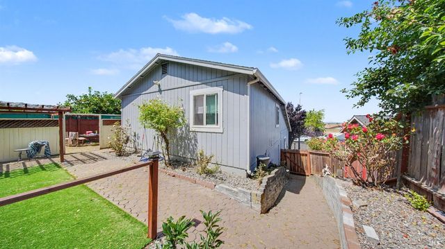 156 Peach St, Vallejo, CA 94589