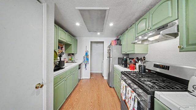 156 Peach St, Vallejo, CA 94589