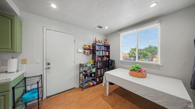 156 Peach St, Vallejo, CA 94589