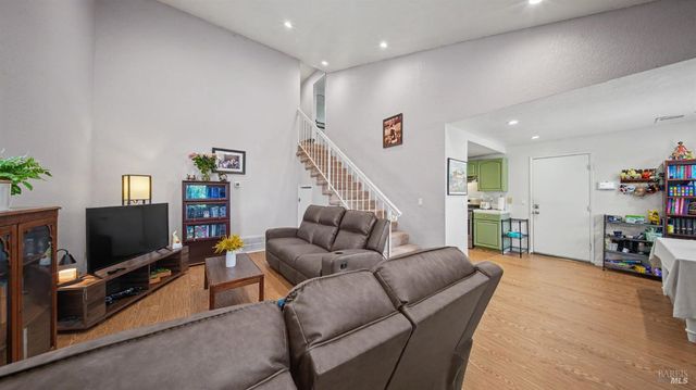 156 Peach St, Vallejo, CA 94589