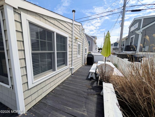 111 W Marlin Way, Lavallette, NJ 08735