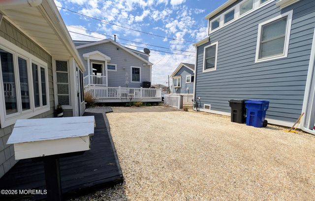 111 W Marlin Way, Lavallette, NJ 08735