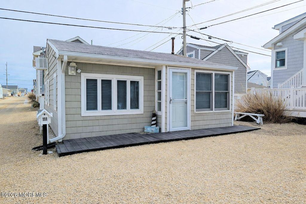 111 W Marlin Way, Lavallette, NJ 08735