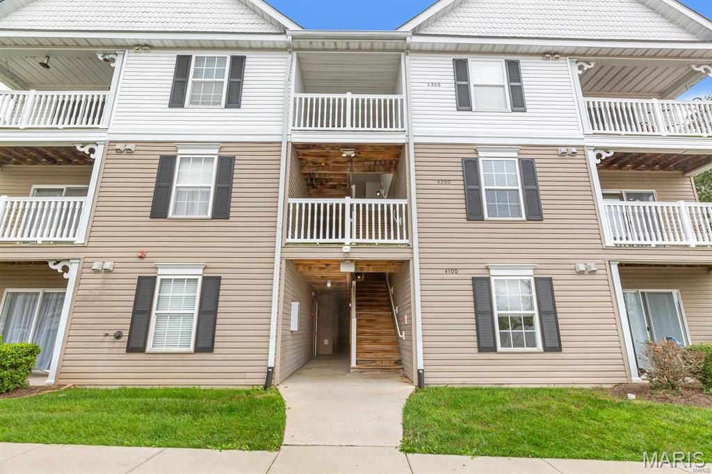 4200 Spring Creek Lane, O'fallon, MO 63368