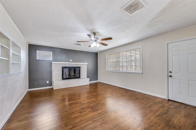 8016 Downe Drive, White Settlement, TX 76108