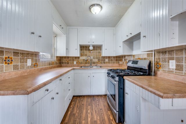 8016 Downe Drive, White Settlement, TX 76108