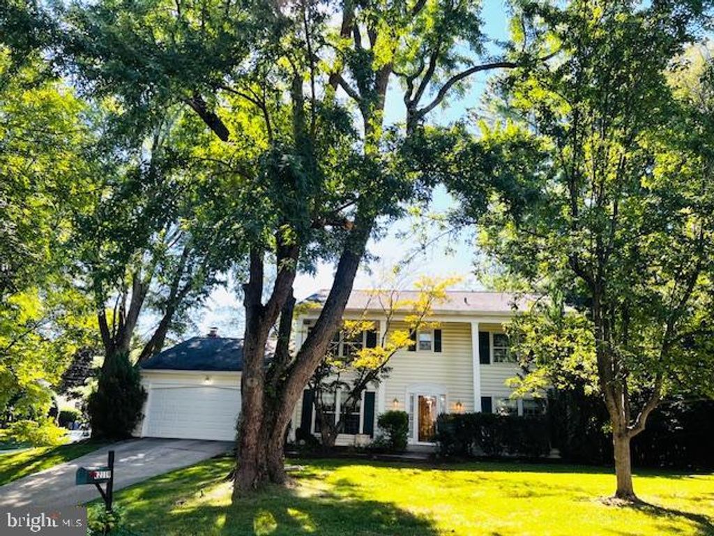 12119 GREENLEAF AVE, Potomac, MD 20854
