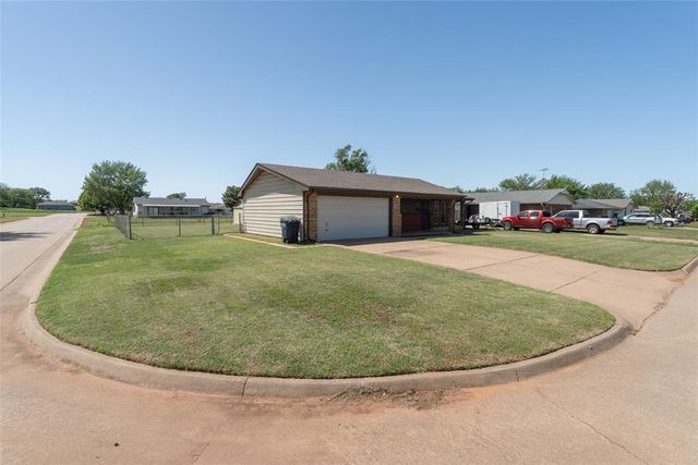 946 Freeland Drive, Enid, OK 73701
