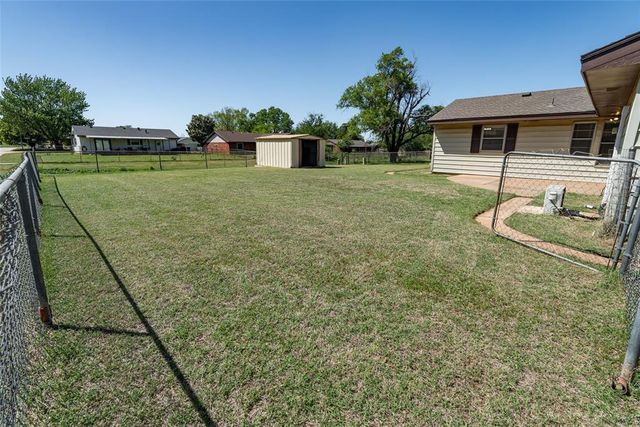 946 Freeland Drive, Enid, OK 73701