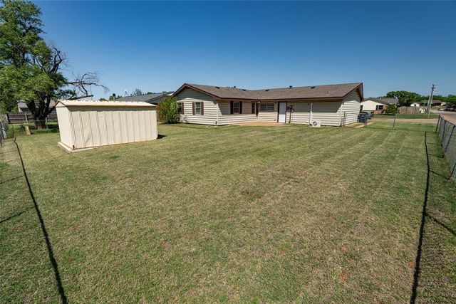 946 Freeland Drive, Enid, OK 73701
