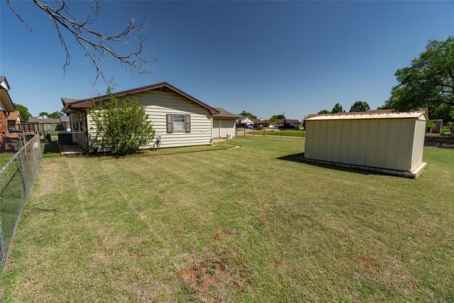 946 Freeland Drive, Enid, OK 73701