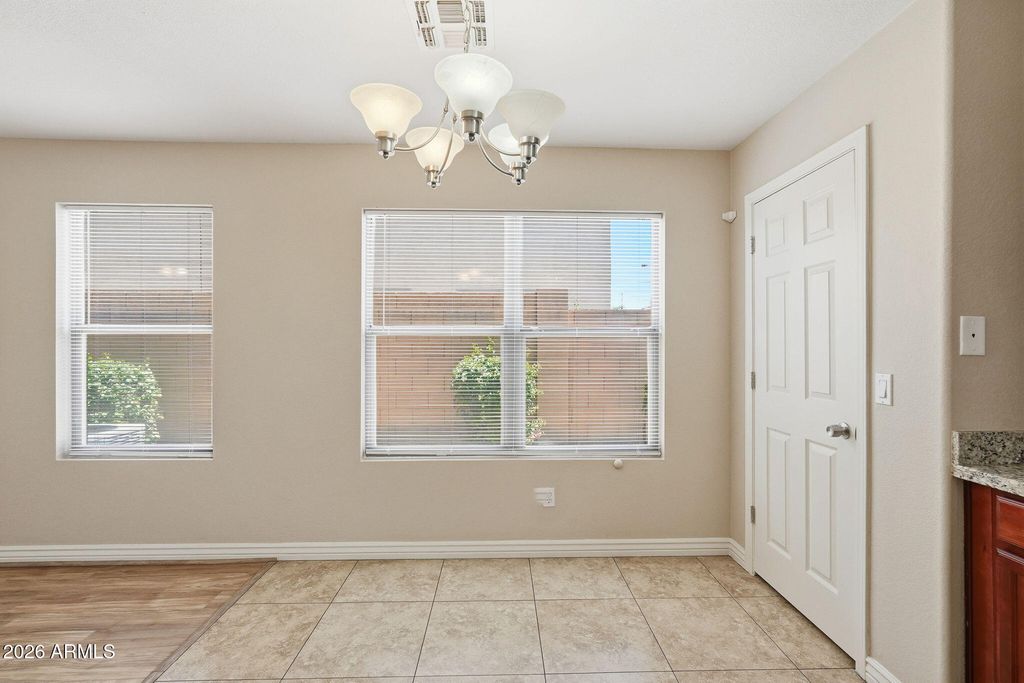 Image 18 of property listing at 422 W REDWOOD Drive, Chandler, AZ 85248