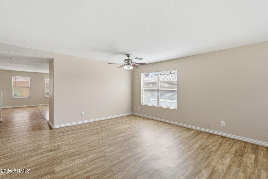 Image 19 of property listing at 422 W REDWOOD Drive, Chandler, AZ 85248