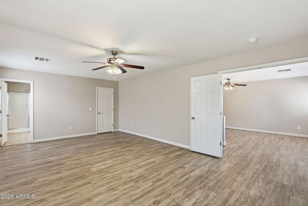 Image 20 of property listing at 422 W REDWOOD Drive, Chandler, AZ 85248