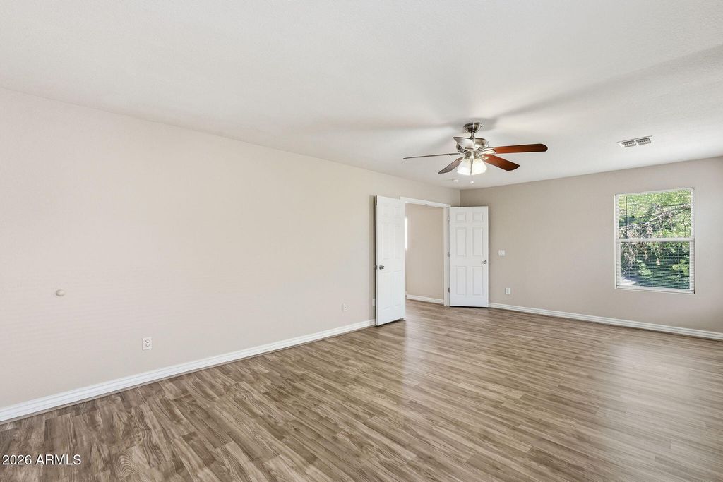 Image 21 of property listing at 422 W REDWOOD Drive, Chandler, AZ 85248