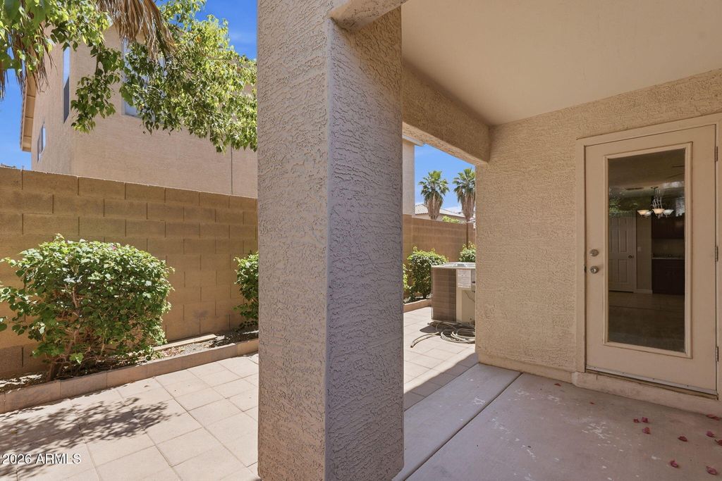 Image 38 of property listing at 422 W REDWOOD Drive, Chandler, AZ 85248