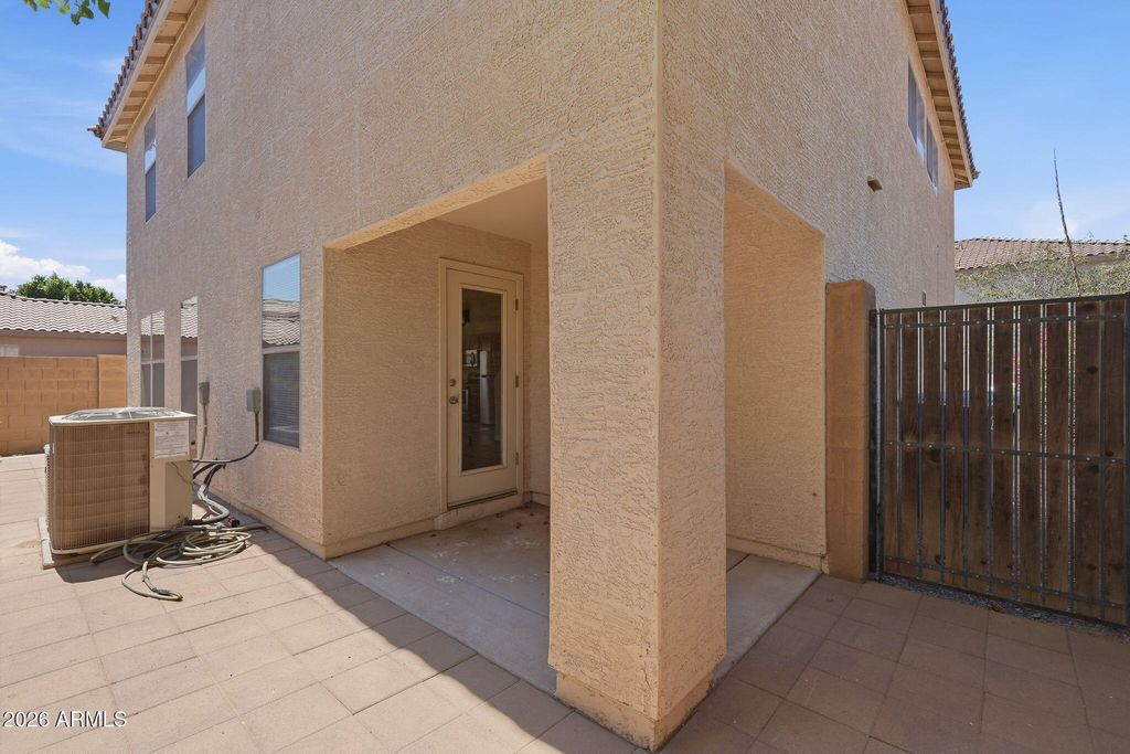 Image 40 of property listing at 422 W REDWOOD Drive, Chandler, AZ 85248