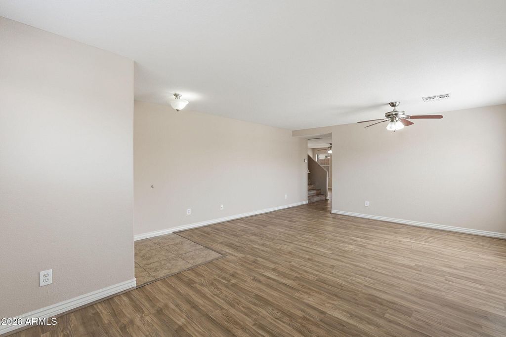 Image 7 of property listing at 422 W REDWOOD Drive, Chandler, AZ 85248