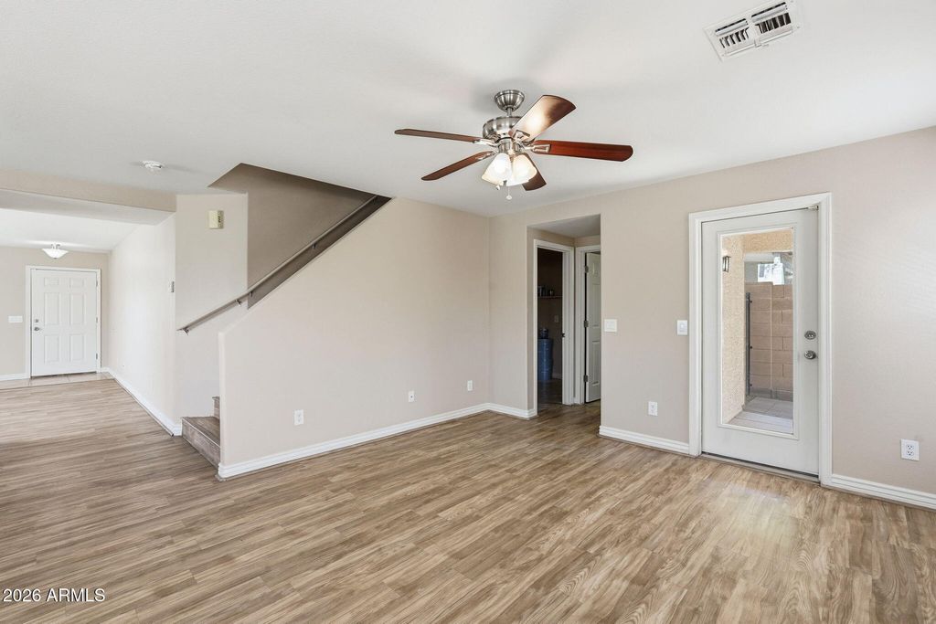 Image 9 of property listing at 422 W REDWOOD Drive, Chandler, AZ 85248