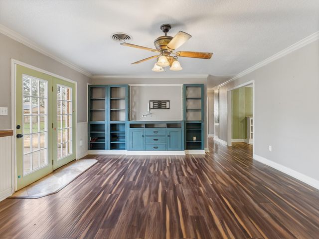 2005 Candlewood Drive, Bay City, TX 77414