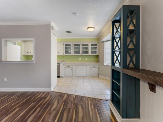 2005 Candlewood Drive, Bay City, TX 77414