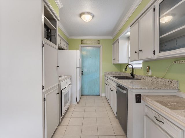 2005 Candlewood Drive, Bay City, TX 77414