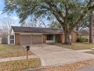 2005 Candlewood Drive, Bay City, TX 77414