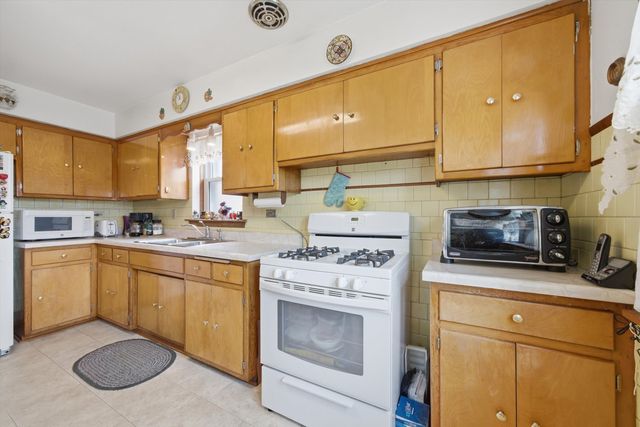 6111 W 55th Street, Chicago, IL 60638